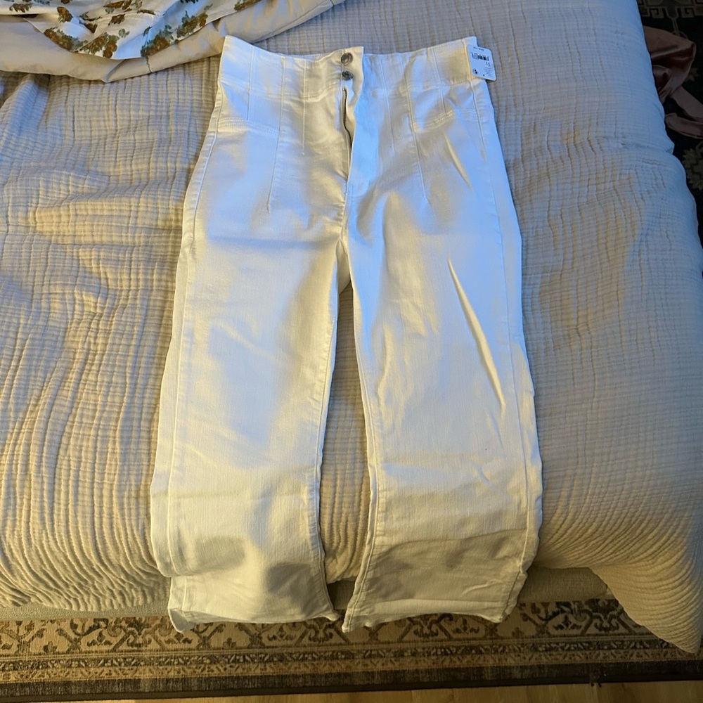 Thirty-One White Fabric Detail